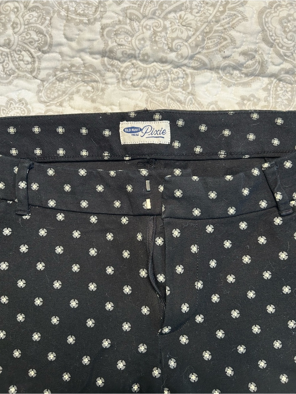 Old Navy Black Polka Dot Women’s Pixie stretch pants